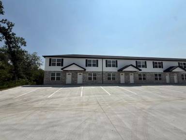 Main picture of 2549 E 5th St