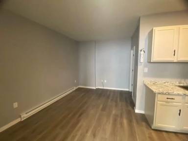 Main picture of 1380 Main St