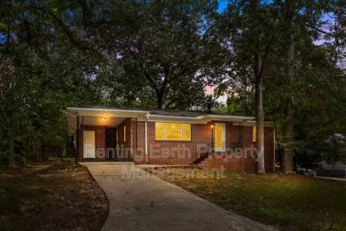 Main picture of 1111 Woodslee St
