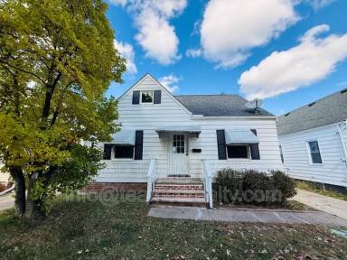 Main picture of 19161 Raymond St