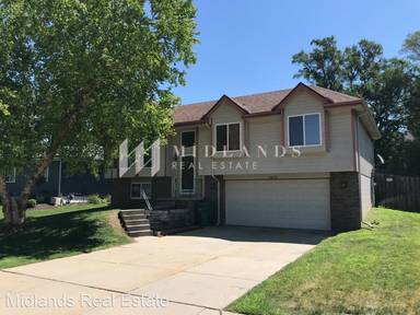 Main picture of 13215 S 35th Ave