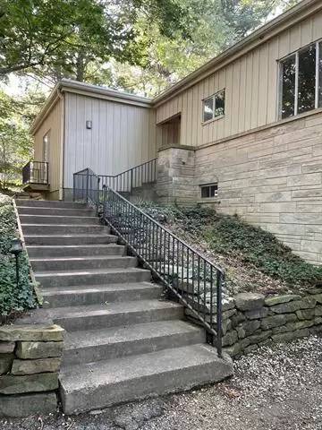 Main picture of 1310 E Maxwell Ln