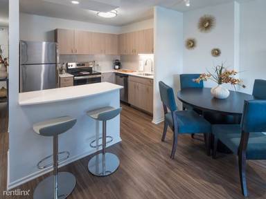 Main picture of 52 W Elm St