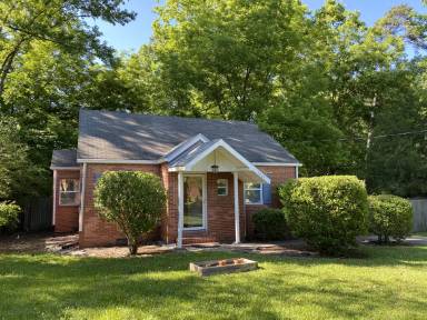 Main picture of 3024 University Dr