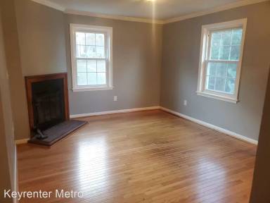 Main picture of 2055 38th St SE