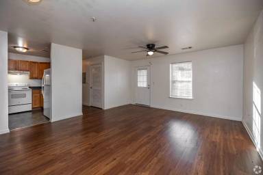 Main picture of 904 Knotty Oak Way