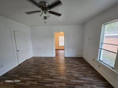 Main picture of 755 Doucette St