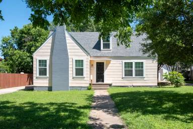 Main picture of 2606 Pine Ave