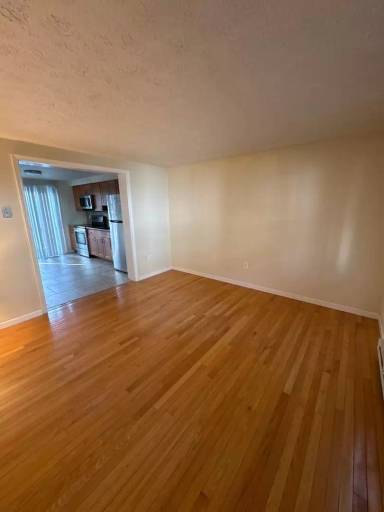 Main picture of 1025 Central St