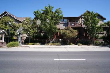 Main picture of 1948 Railroad Ave