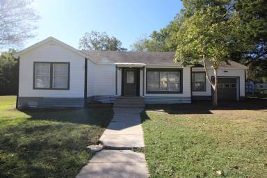 Main picture of 1015 W Kuykendall St