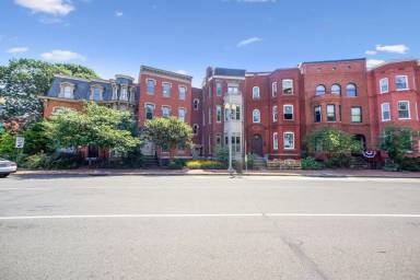 Main picture of 20 Logan Cir NW