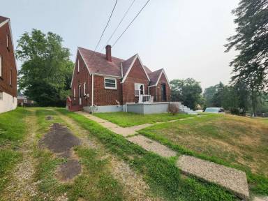 Main picture of 824 Oak St