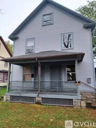 Main picture of 142 Bowman St