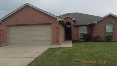 Main picture of 1401 Whispering Oaks Dr