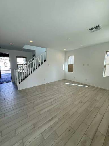 Main picture of 8245 E Quintuplet Ave
