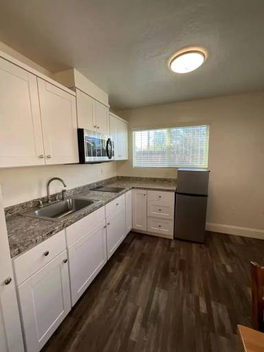 Main picture of 3074 E Terrace Ave