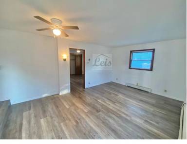 Main picture of 220 E Livingston St