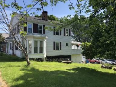 Main picture of 227 Bridge St