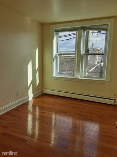 Main picture of 125 W 54th St