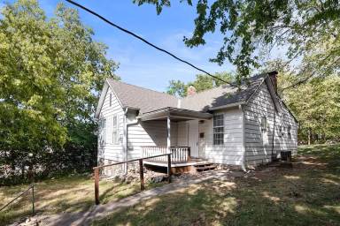 Main picture of 3909 Springfield St
