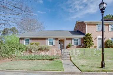 Main picture of 1647 Executive Park Ln NE