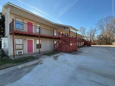 Main picture of 1706 Powell St