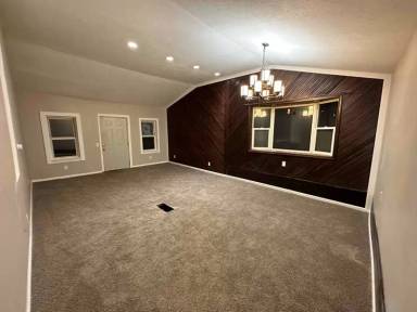 Main picture of 712 N Main St