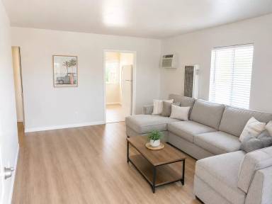 Main picture of 390 396 Millar Ave