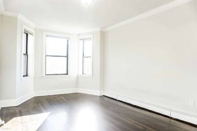 Main picture of 24 Seaver St