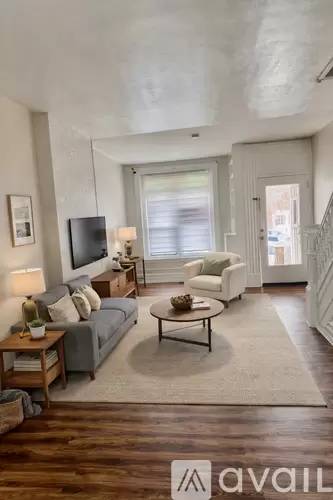 Main picture of 912 N 2nd St