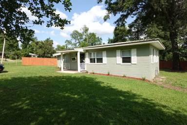 Main picture of 3053 Noland St