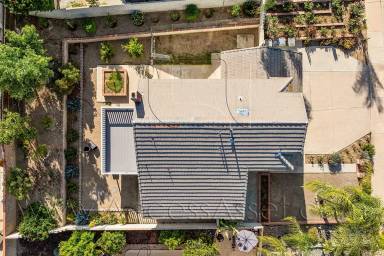 Main picture of 16516 Nectarine Way