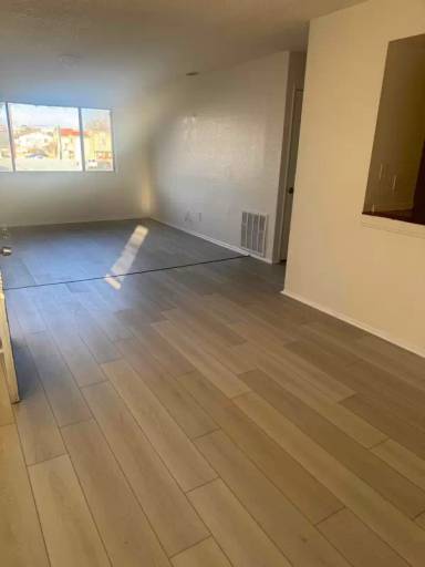 Main picture of 38118 11th St E