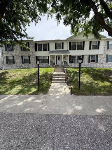 Main picture of 2005 N 14th Ct