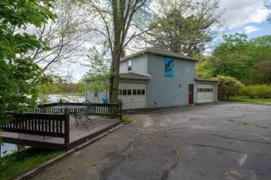 Main picture of 98 Linwood St