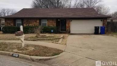 Main picture of 2608 S Sycamore Ave