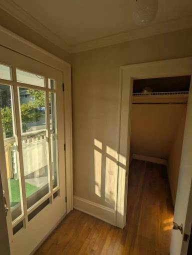 Main picture of 87 Currier St
