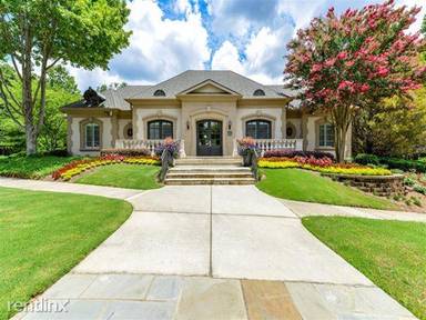 Main picture of 502 Wales Dr