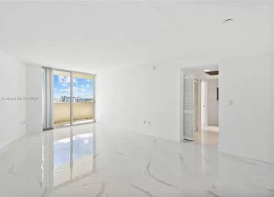 Main picture of Turnberry On the Green Condo