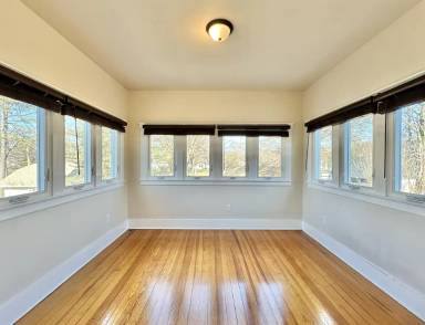 Main picture of 242 W Main St