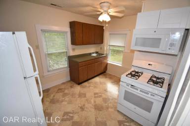Main picture of 46 Maple St