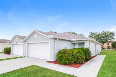 Main picture of 9023 Aegean Cir