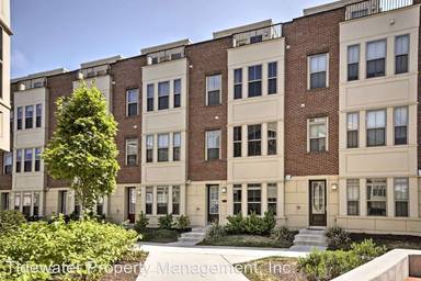Main picture of 1630 Rampart Mews