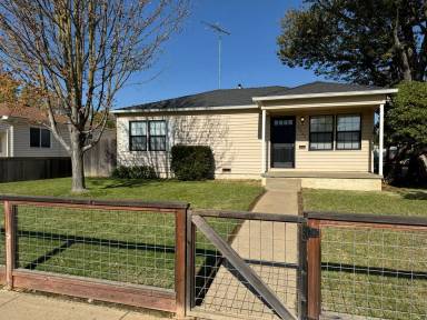 Main picture of 5923 4th Ave