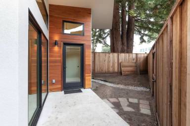 Main picture of 135 Chrystal Ter