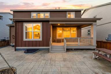 Main picture of 798 Foxglove St