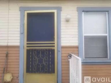 Main picture of 12178 Pine St