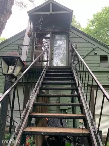 Main picture of 915 W Collins St