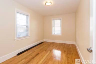 Main picture of 11 Rock Valley Ave